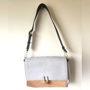 Pour la Victoire Shoulder Bag